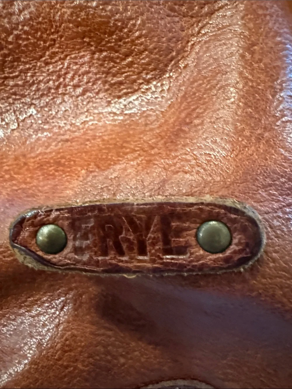 Frye compact brown